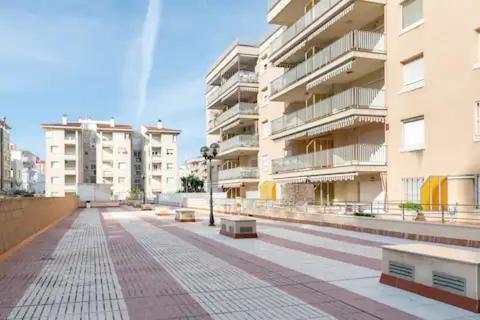 Sea Front Apart. 2 Pools / 1ª Linea. 2 Piscinas Segur de Calafell Exterior foto